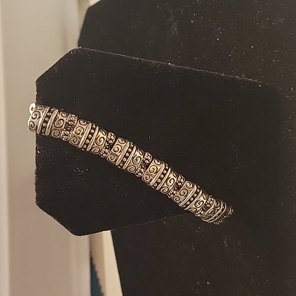 Lia Sophia Silvertone Stretch Bracelet- 7.5 in
